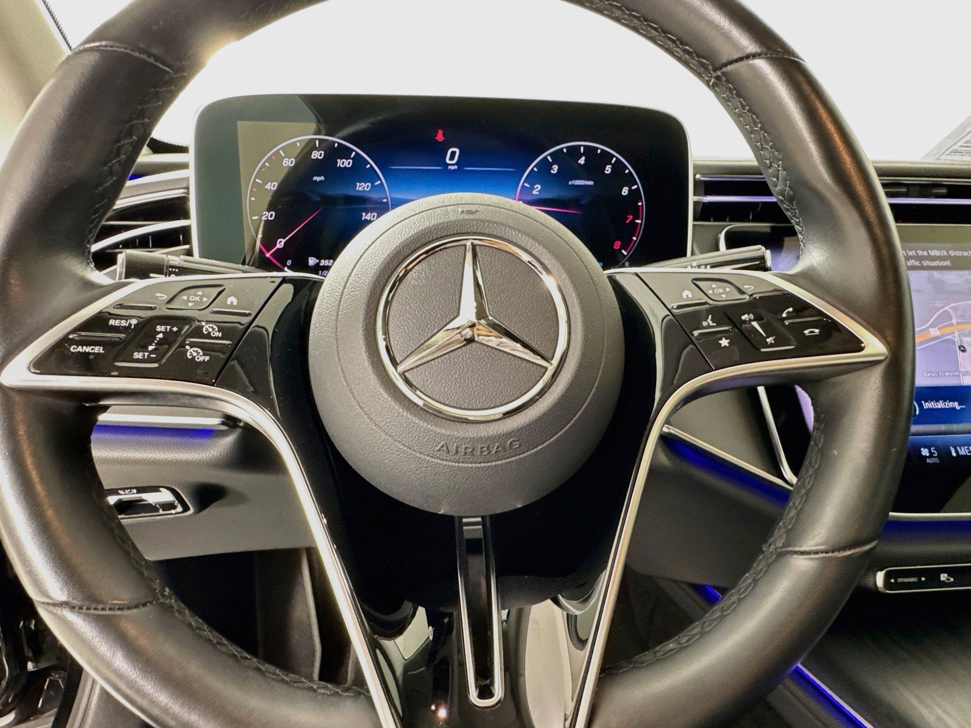 Used 2025 Mercedes-Benz E 350 4MATIC Sedan image 12