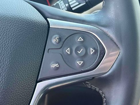 Used 2023 Chevrolet Traverse Premier AWD/4WD image 23
