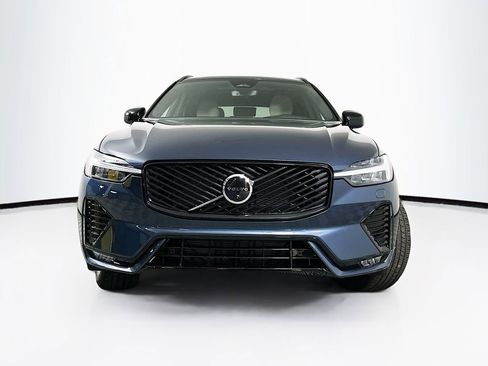 Used 2026 Volvo XC60 B5 Plus w/ Protection Package Premier image 5