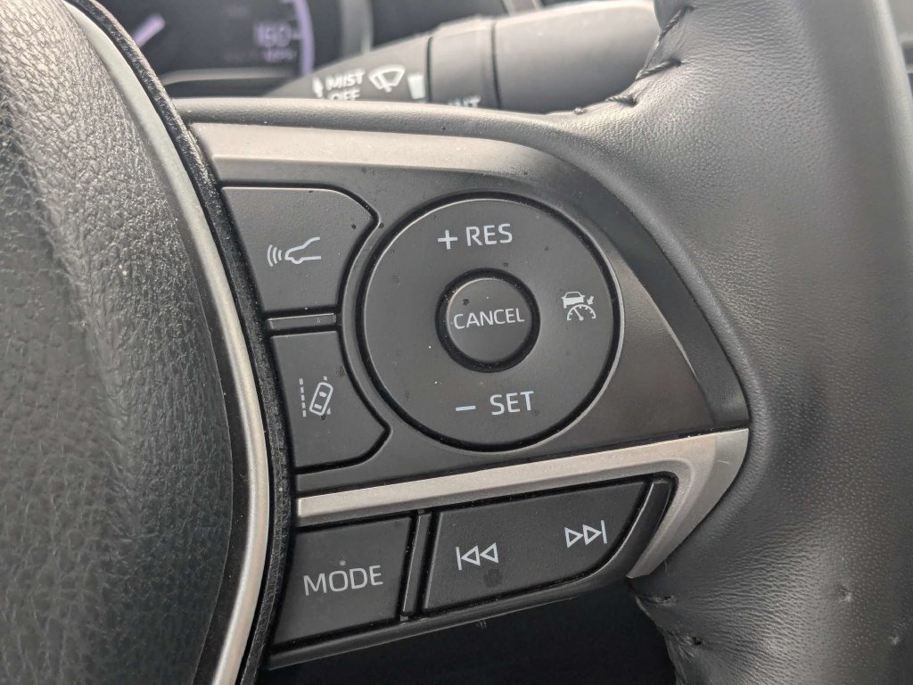 Used 2022 Toyota Camry XLE FWD image 31