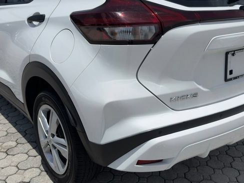Used 2021 Nissan Kicks S FWD image 15