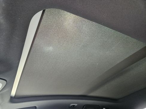 Certified 2025 Porsche Macan image 29