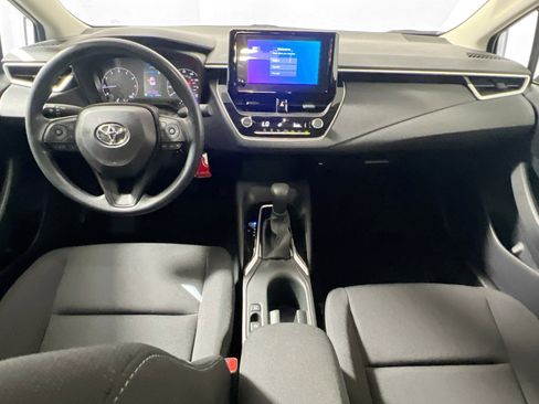 Used 2025 Toyota Corolla LE image 29