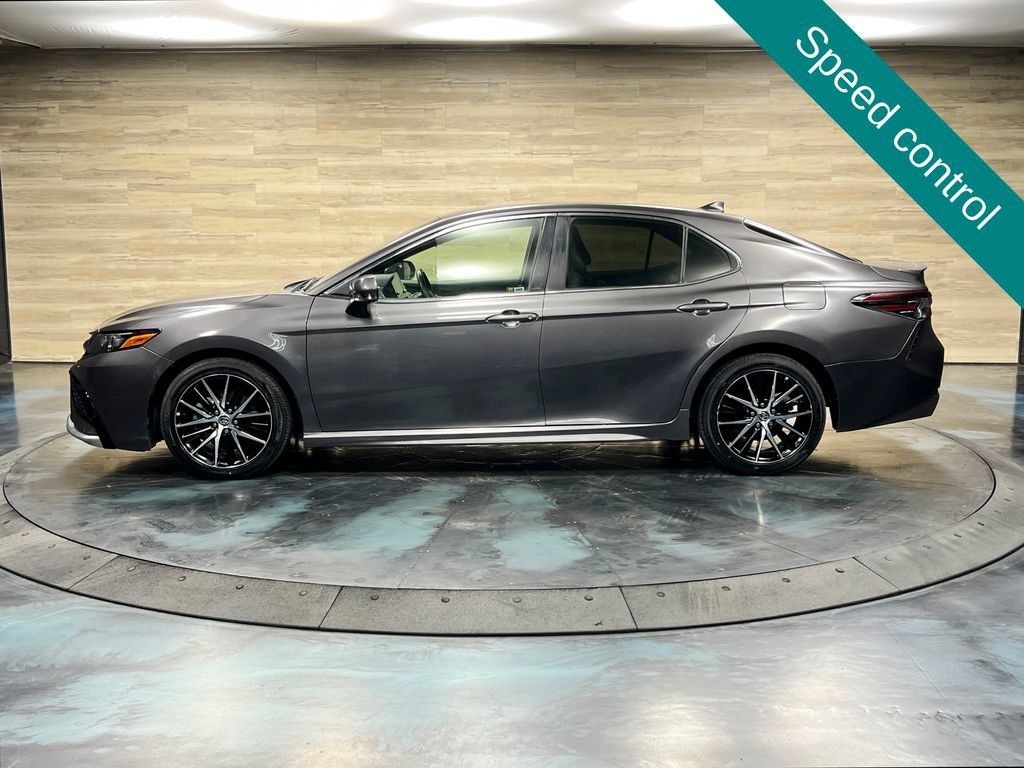 Used 2022 Toyota Camry SE w/ Carpet Mat Package (TMS) FWD image 14