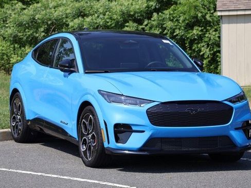 Certified 2022 Ford Mustang Mach-E GT image 3