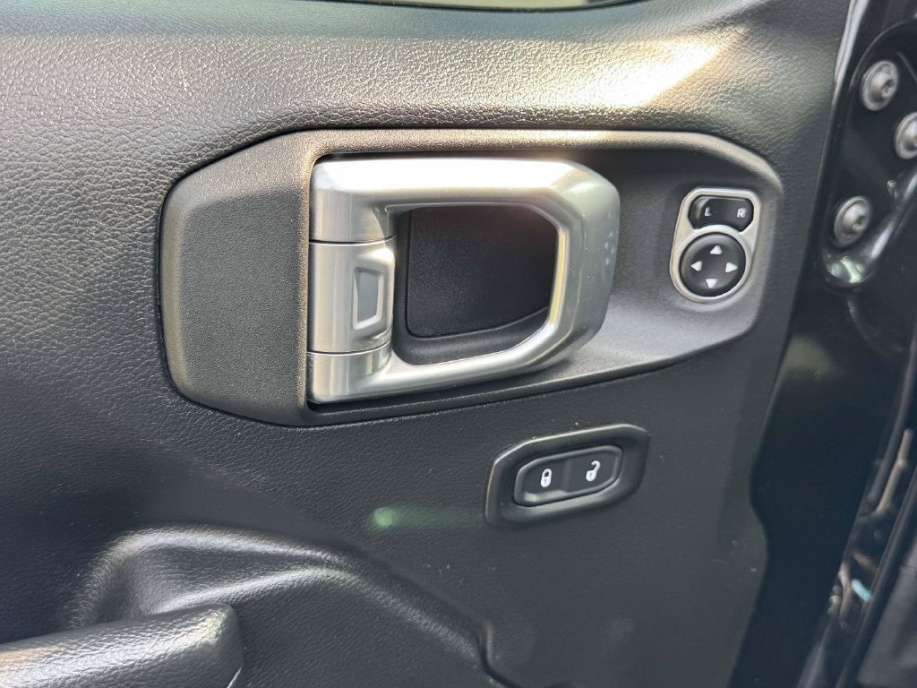 Used 2022 Jeep Wrangler Unlimited Sport AWD/4WD image 19