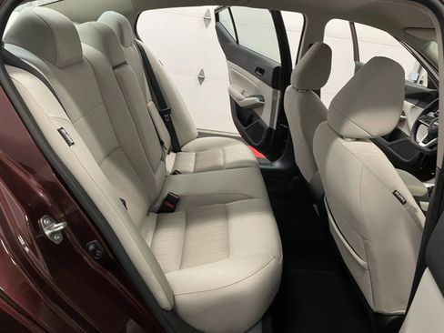 Used 2025 Nissan Altima 2.5 SV FWD image 39