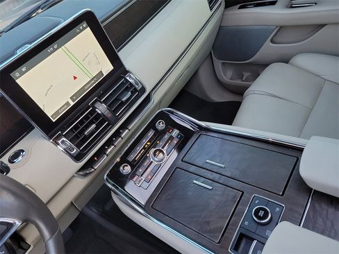 Used 2021 Lincoln Navigator Reserve w/ Luxury Package image 45