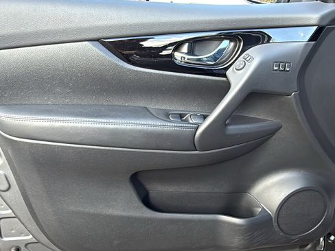 Certified 2022 Nissan Rogue Sport SV w/ Technology Package image 6