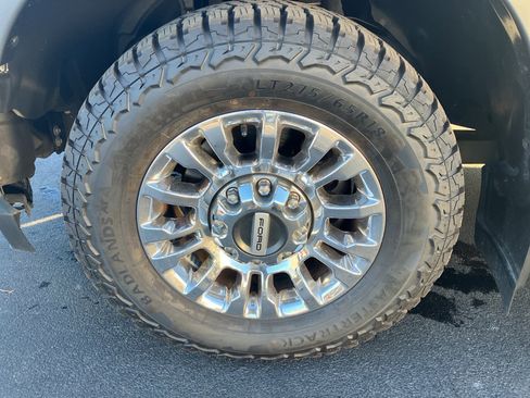 Used 2022 Ford F250 Lariat w/ Chrome Package image 10