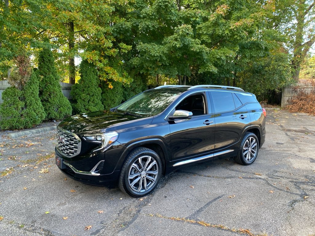 Used 2019 GMC Terrain Denali w/ Driver Alert Package II AWD/4WD image 1