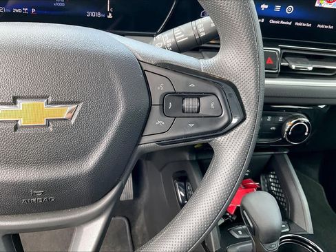 Used 2025 Chevrolet TrailBlazer LT AWD/4WD image 24
