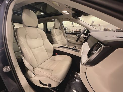 Used 2023 Volvo XC60 B5 Plus w/ Protection Package Premier image 27
