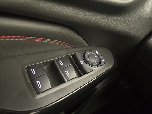 Used 2025 Chevrolet Trax RS w/ Driver Confidence Package FWD image 30