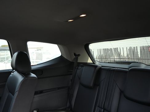 Used 2018 Volkswagen Atlas SE image 33