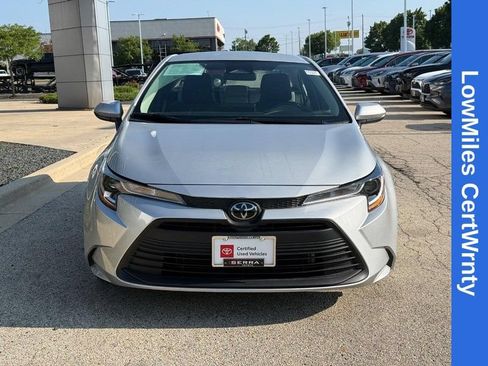 Used 2025 Toyota Corolla LE FWD image 8