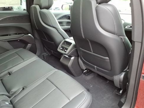 New 2026 Cadillac Lyriq Sport w/ LPO, Floor Liner Package AWD/4WD image 21