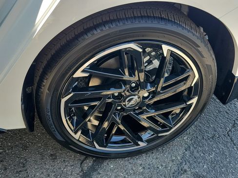 New 2026 Nissan Sentra SR w/ Floor Mat Package FWD image 3