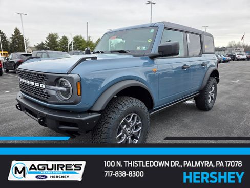 New 2025 Ford Bronco Badlands image 1