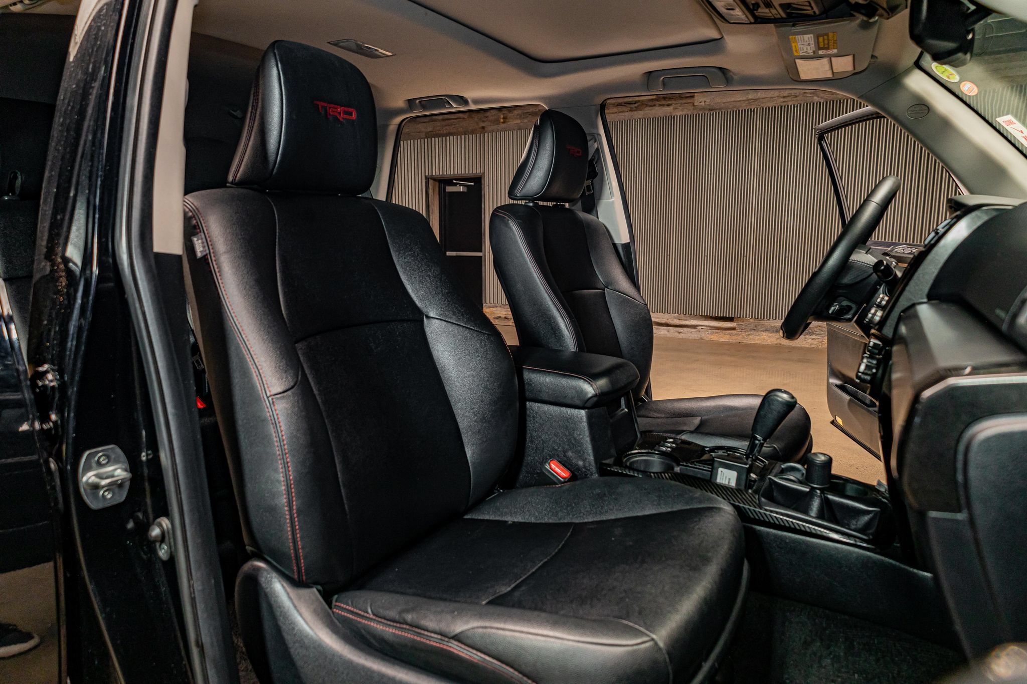 Used 2020 Toyota 4Runner Venture w/ Moonroof Package AWD/4WD image 27