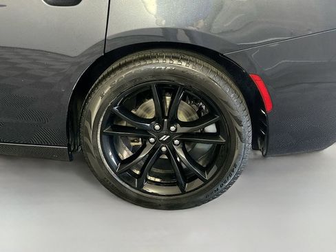 Used 2018 Dodge Charger SXT Plus w/ Blacktop Package image 31