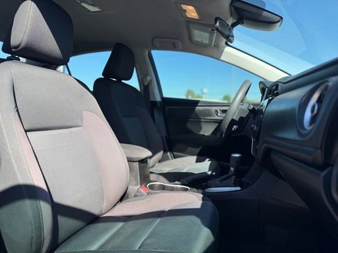 Used 2018 Toyota Corolla LE image 12