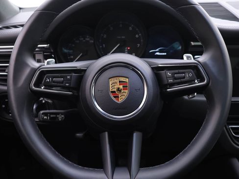 Used 2024 Porsche Macan image 19