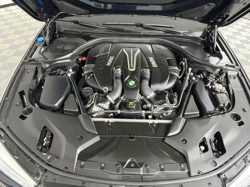 Used 2019 BMW M550i xDrive AWD/4WD image 30