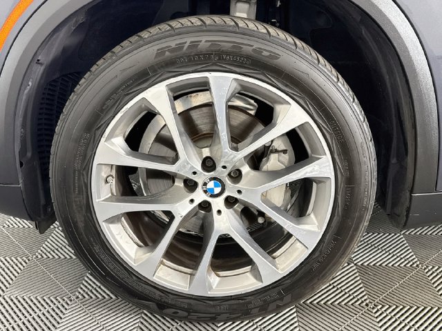 Used 2019 BMW X5 xDrive40i w/ Premium Package 2 AWD/4WD image 39