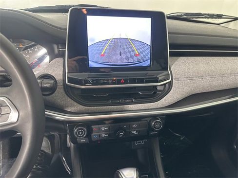 Certified 2022 Jeep Compass Latitude image 29