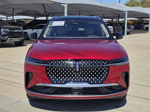 Used 2025 Lincoln Nautilus Reserve image 2