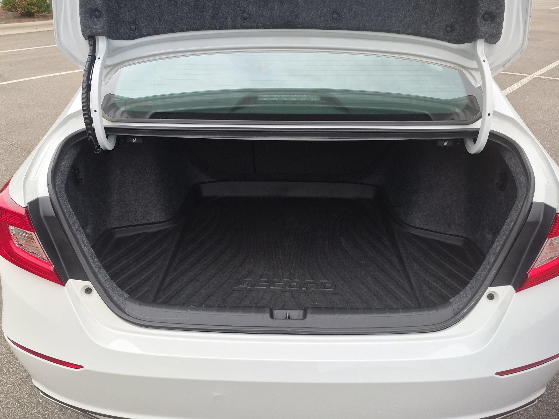 Used 2022 Honda Accord Sport image 32