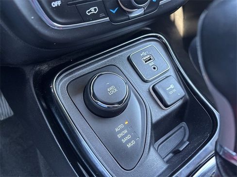Used 2019 Jeep Compass Limited image 36