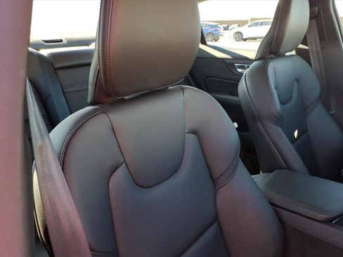 Used 2025 Volvo S60 B5 Core image 19