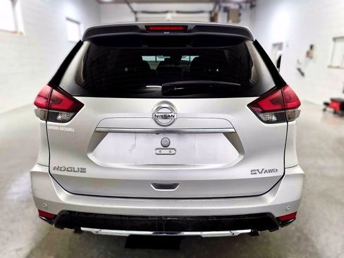 Used 2020 Nissan Rogue SV image 4