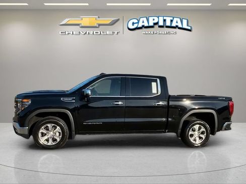Used 2025 GMC Sierra 1500 SLT AWD/4WD image 2