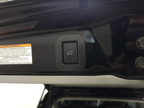Used 2015 Toyota Sienna SE FWD image 9