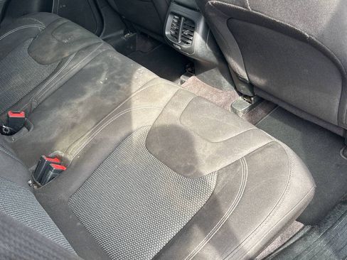 Used 2019 Jeep Cherokee Latitude w/ Popular Appearance Group FWD image 30