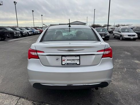 Used 2011 Chrysler 200 Touring FWD image 37