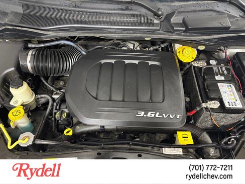 Used 2016 Chrysler Town & Country Touring image 20