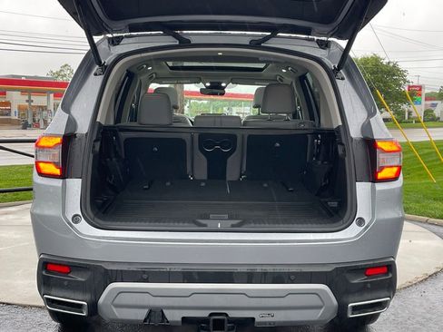 Used 2025 Honda Pilot Elite image 7