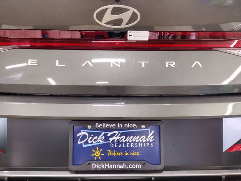 Used 2025 Hyundai Elantra SEL FWD image 14