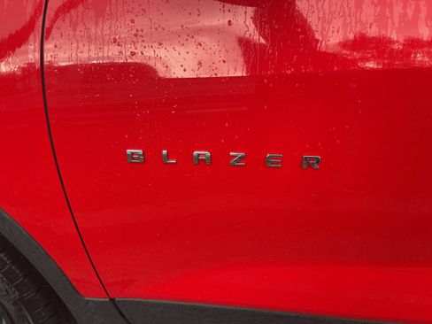 Used 2022 Chevrolet Blazer LT FWD image 11