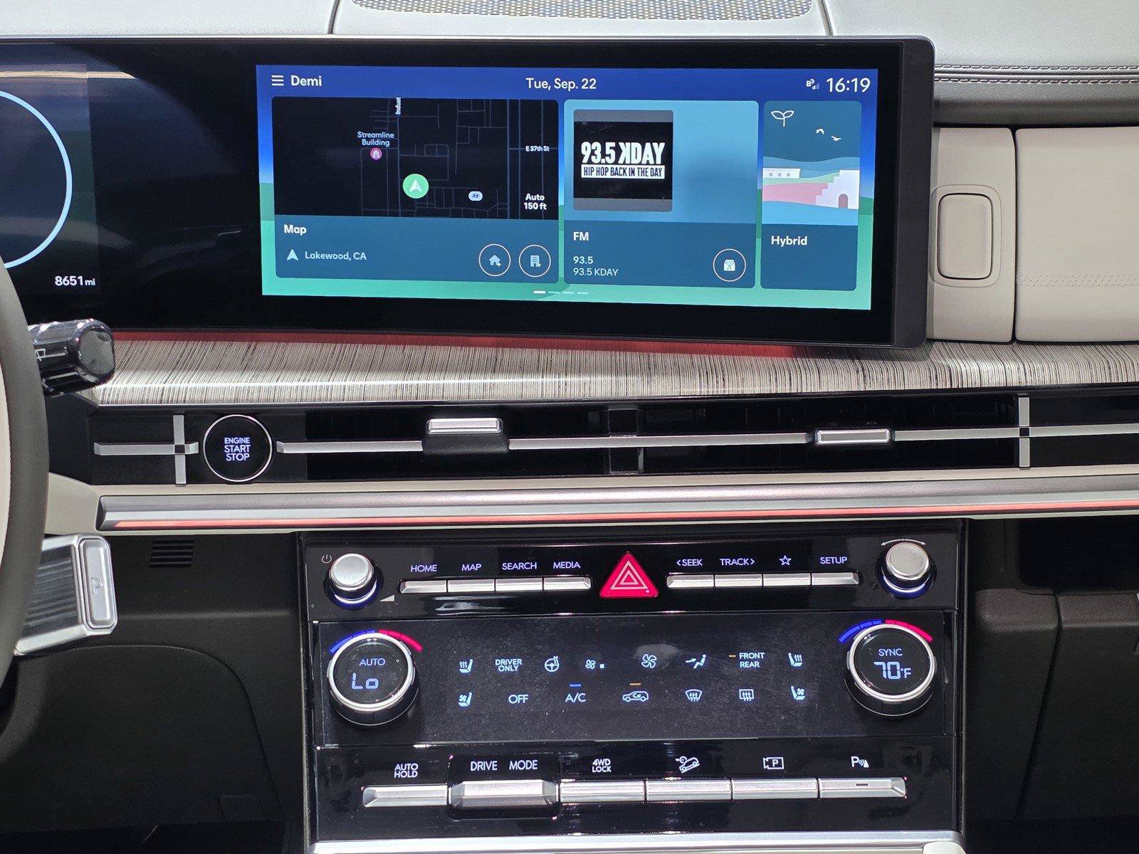 Used 2025 Hyundai Santa Fe Calligraphy AWD/4WD image 27
