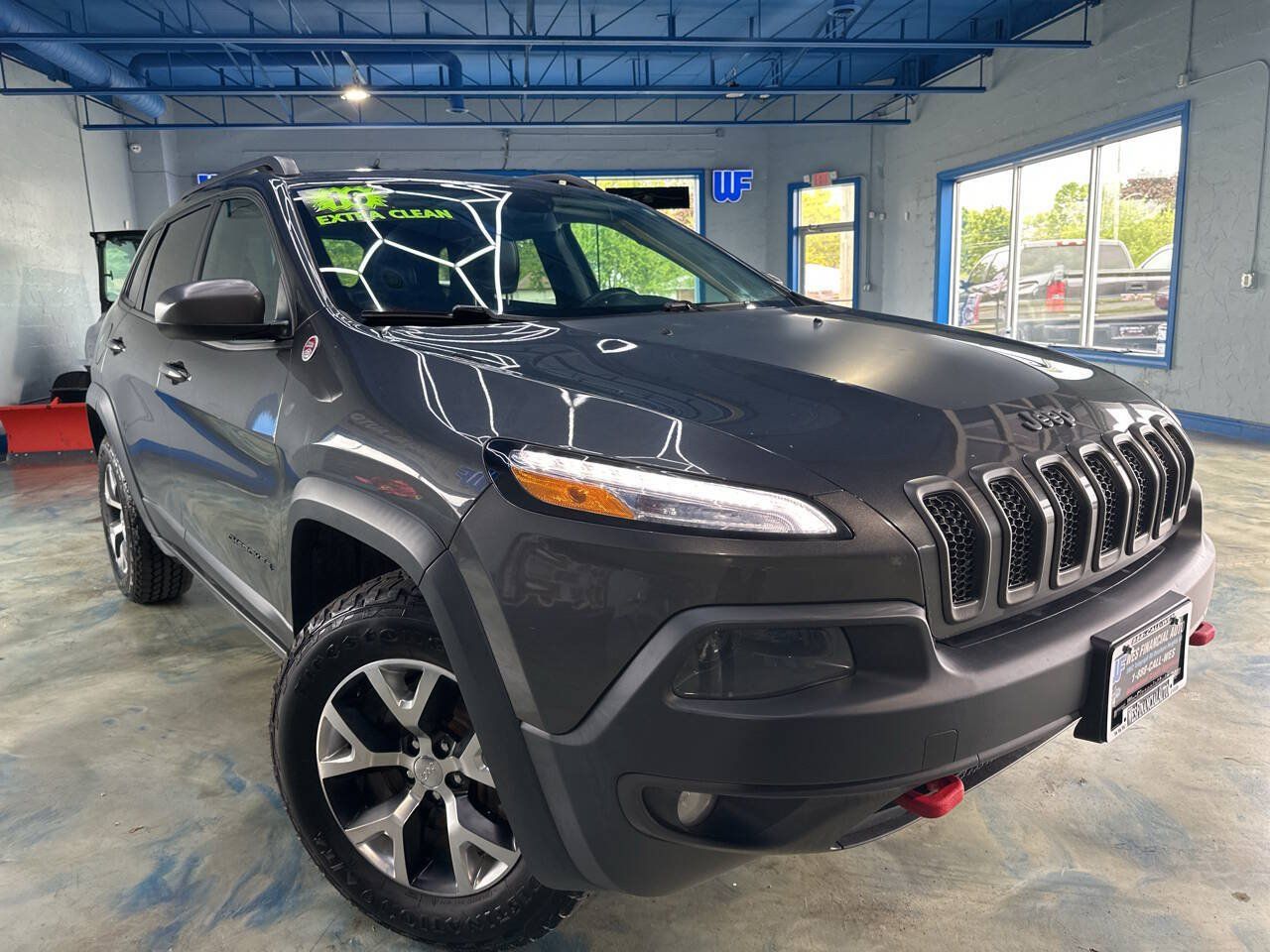 Used 2016 Jeep Cherokee Trailhawk AWD/4WD image 5