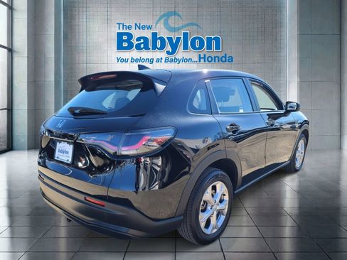 Used 2023 Honda HR-V LX image 4