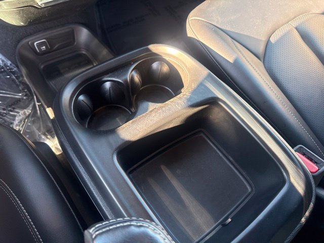 Used 2025 Chrysler Pacifica Select FWD image 21