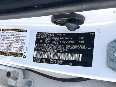 Used 2017 Toyota 4Runner SR5 RWD image 33