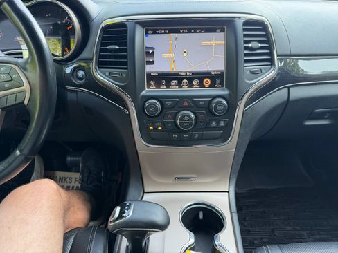 Used 2015 Jeep Grand Cherokee Overland AWD/4WD image 13