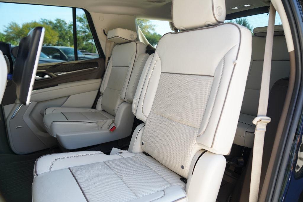 Used 2022 GMC Yukon Denali RWD image 32